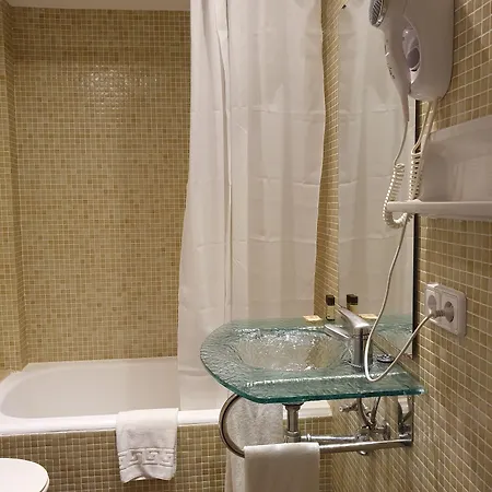 Marina Tossa Hotel *