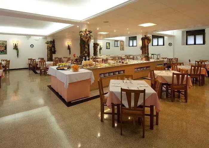 فندق Marina Tossa توسا ذي مار