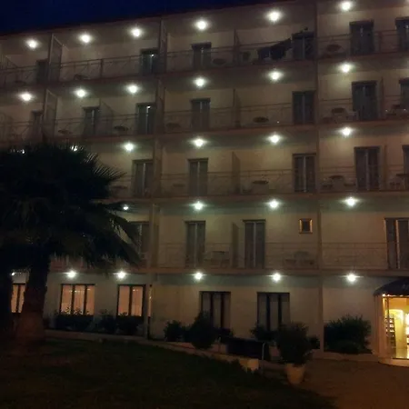 Marina Tossa Hotel *