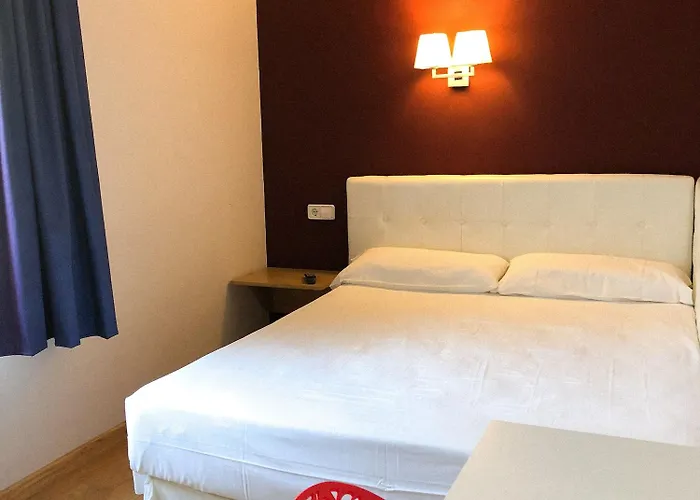 Otel Marina Tossa *